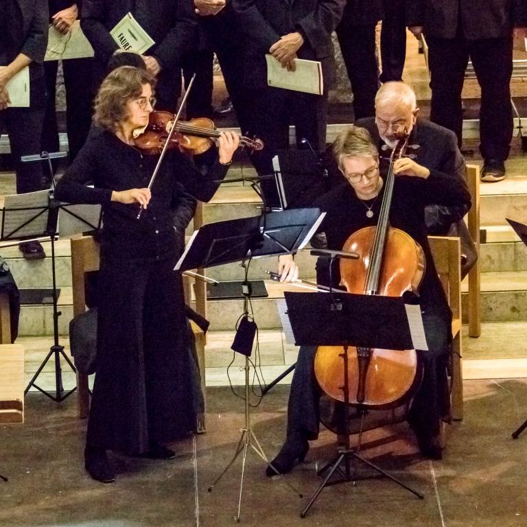 13.11.2022 Eleonore Indlekofer -Violine-, Anita Gwerder -Cello-, Fouré: Requiem, St. Bonifatius. Foto Walter Erhardt